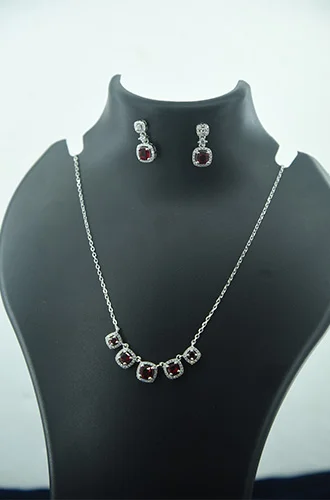 Red Stone Pendant Necklace Set (3 PCS Set)