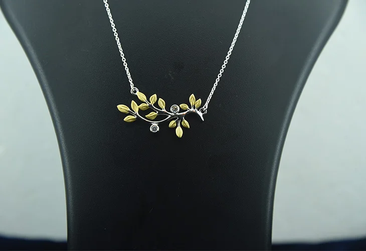 Leafy Pendant Necklace