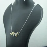 silver Leafy Pendant Necklace